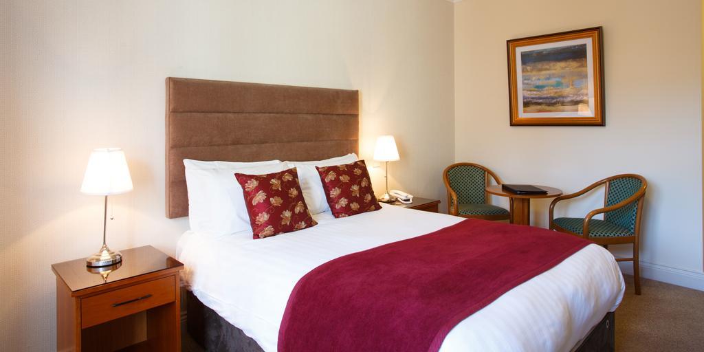 The Clonakilty Hotel Extérieur photo